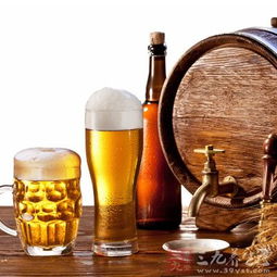 啤酒洗頭的益處與風(fēng)險 含酒精飲料的頭發(fā)護理分析