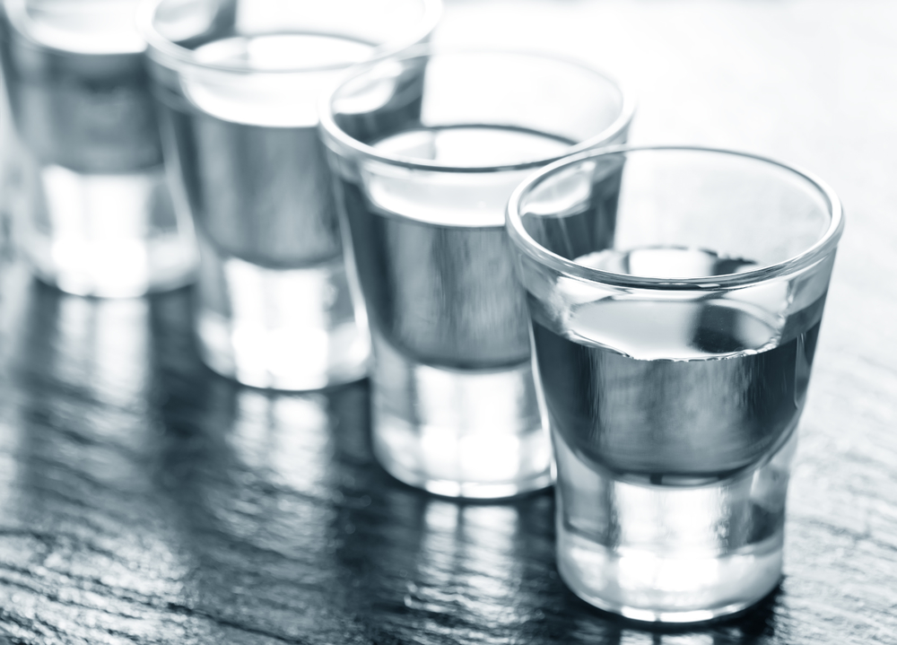 玻璃與酒精飲料的奇妙對話 從傳統到脫醇的餐桌文化